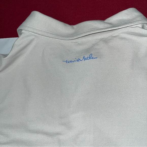 Travis Mathews Light GRAY golf POLO Shirt ALBANY On Sleeve Blue Chest Stripes M - Picture 7 of 15